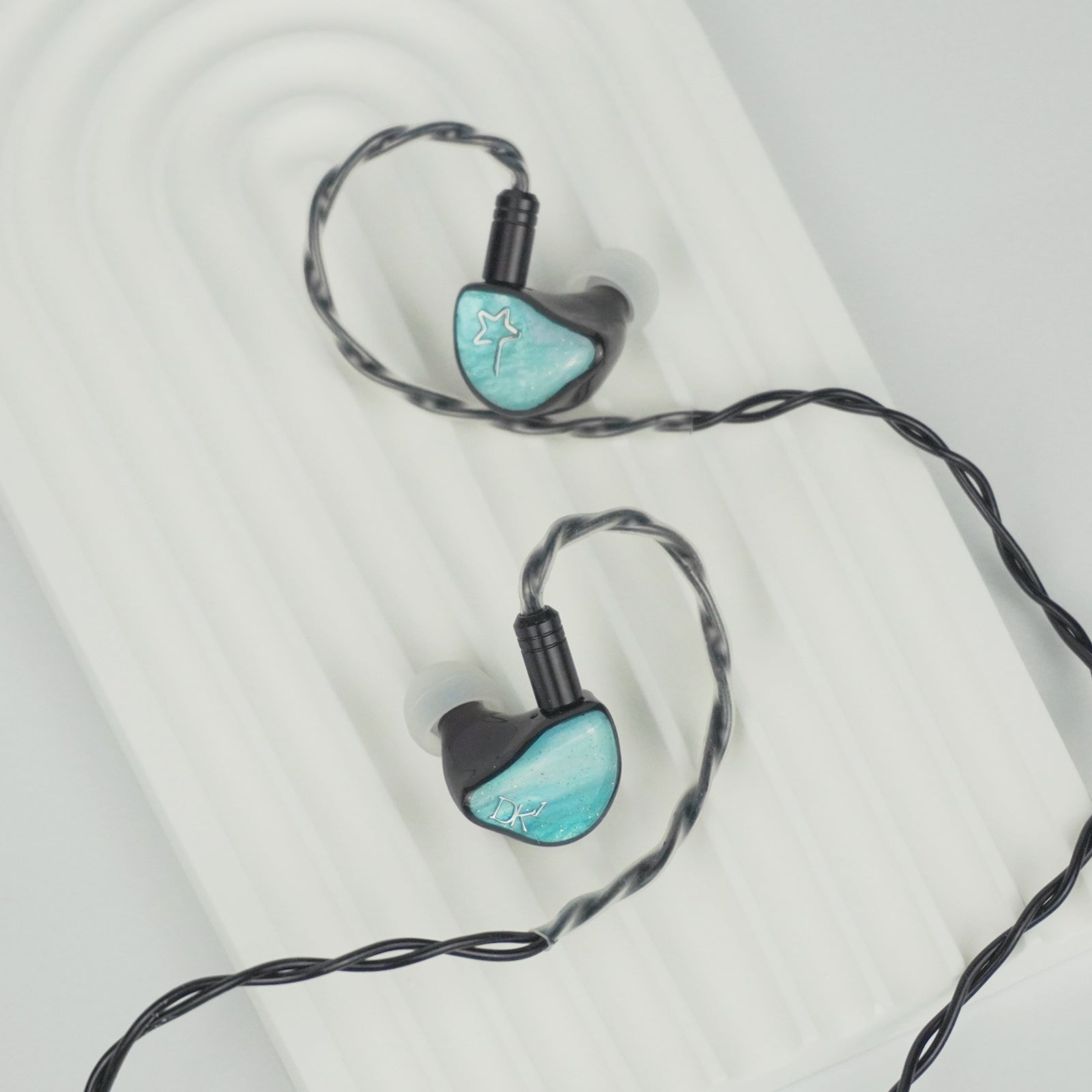 「Rockxxee DK1 翠星」一体感、見通し、所有感。DK1翠星が届ける新しいシングルダイナミック体験
